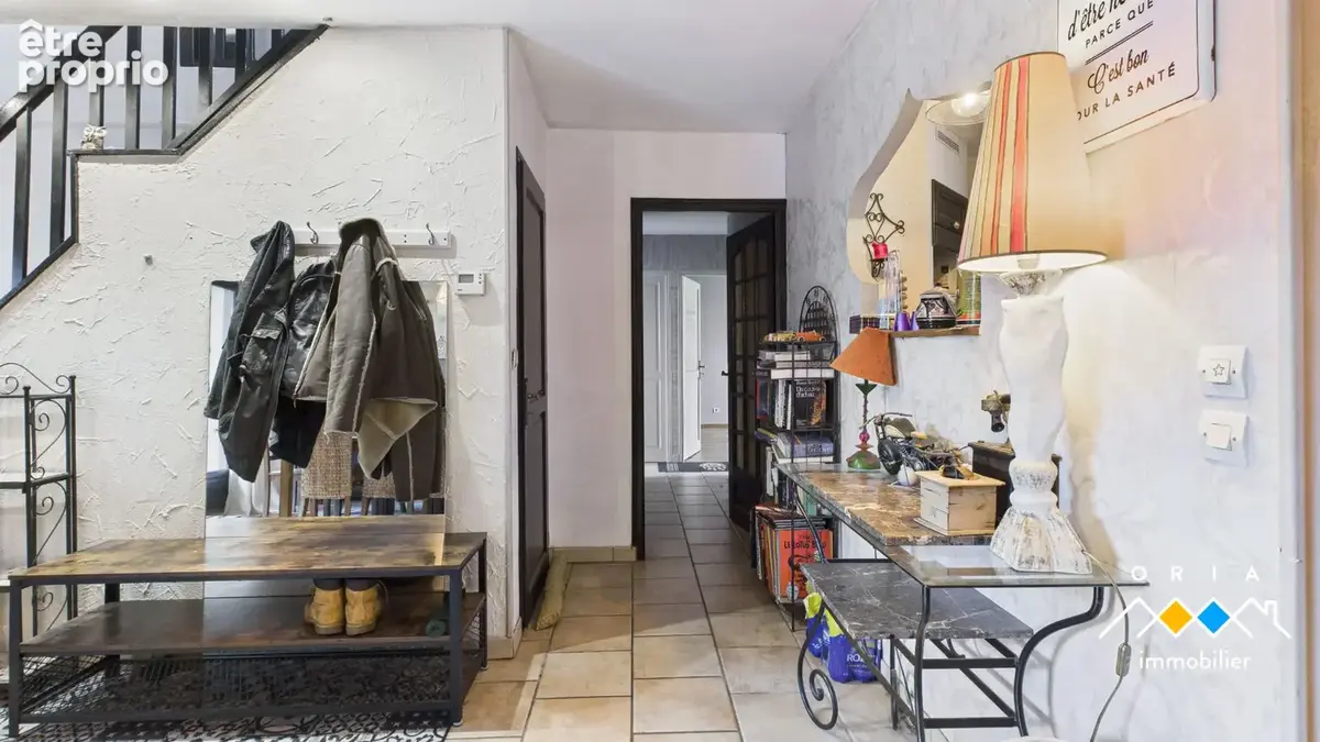 BEY-SUR-SEILLE - Maison 7 pieces avec terrain et piscine - photo 6
