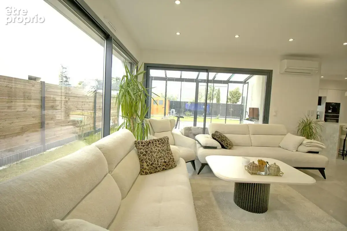 Maison de plain pied avec piscine de 2024 Type 5 BRAIN SUR L'AUTHION - photo 4