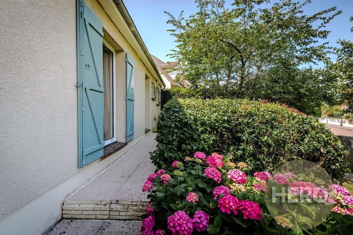 Maison à MONTFORT-L&#039;AMAURY