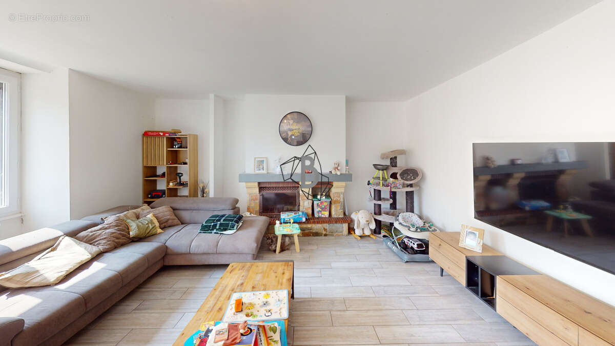 Maison T5 - 143 m2 - Comps-La-Grand-Ville - photo 5
