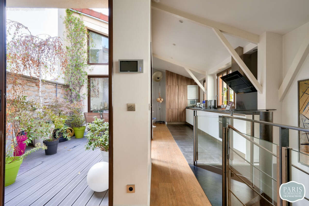 Maison à COURBEVOIE