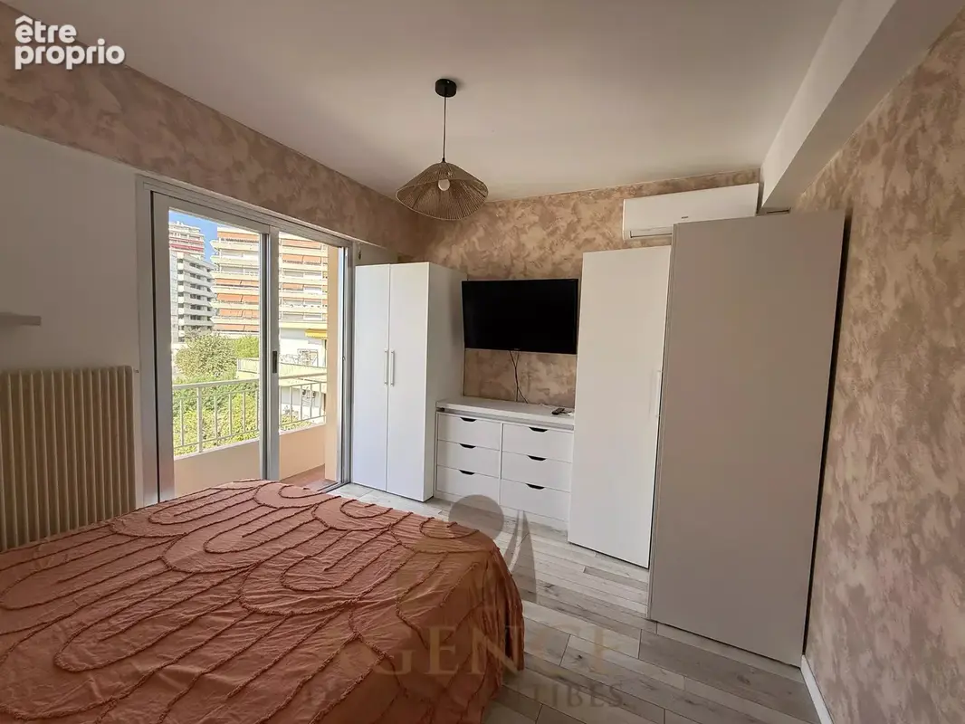 Antibes – 3 pièces 62 m² – 24 m² d’extérieurs – rénové – dernier étage – triple exposition – parking & cave - photo 9