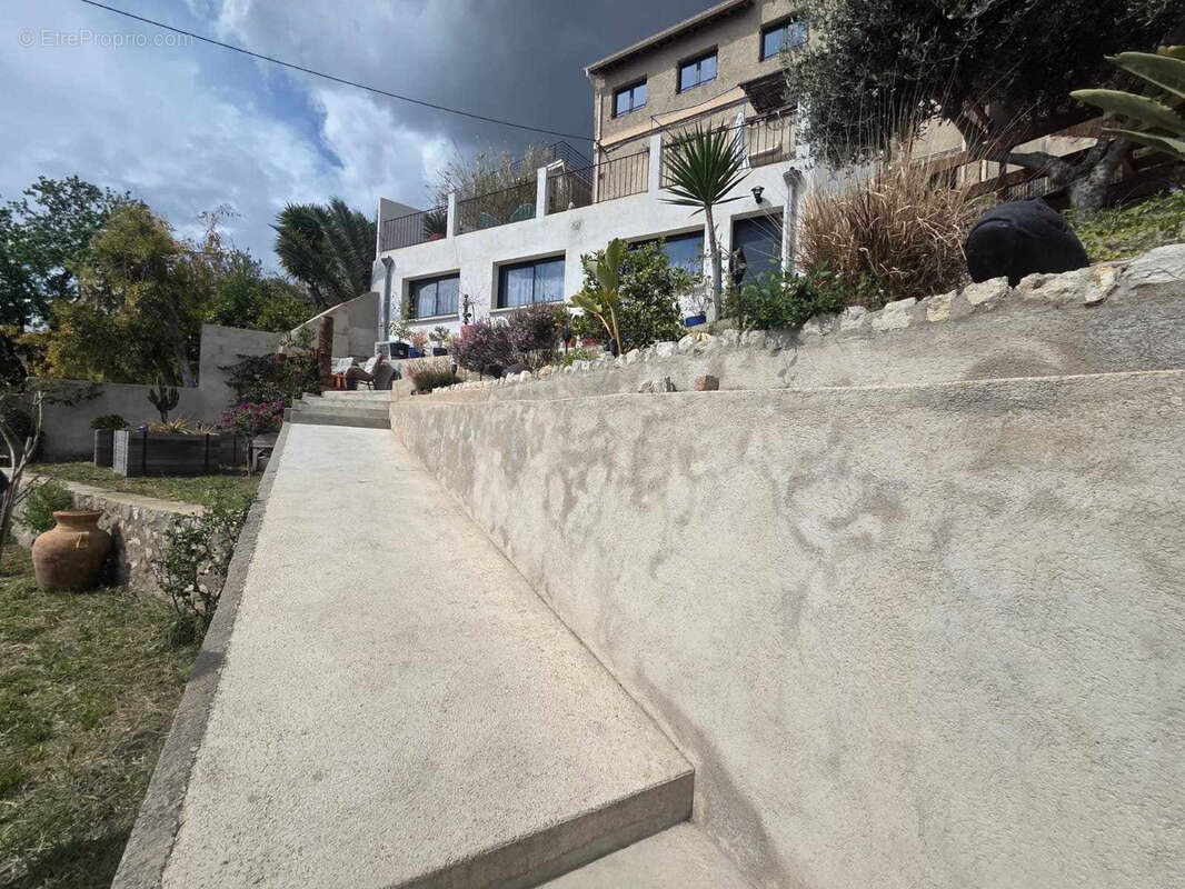 Appartement à MARSEILLE-16E