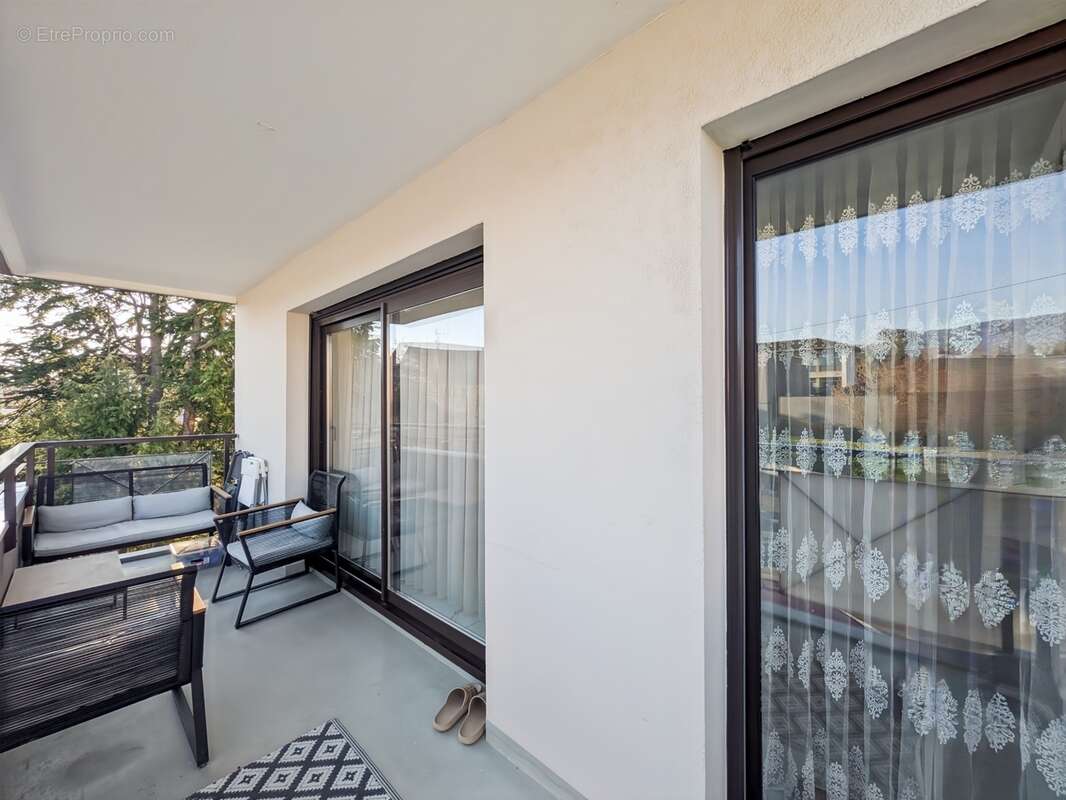 Dpt Haute Savoie (74), à vendre THONON-LES-BAINS - Lumineux T3 de 63m² avec double balcon – Secteur très recherché - photo 4