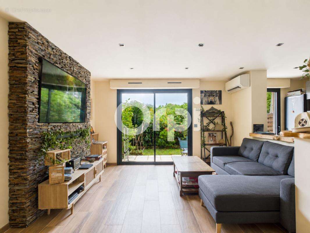 Appartement à MANDELIEU-LA-NAPOULE
