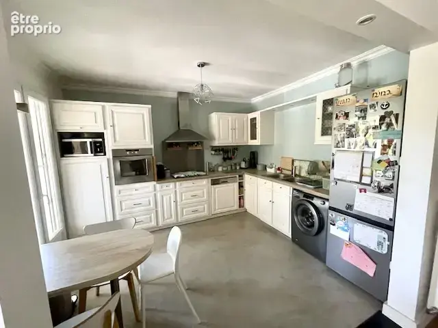 Appartement t4 avec terrasse et parking privatif a vendre sur aix - les milles - photo 3