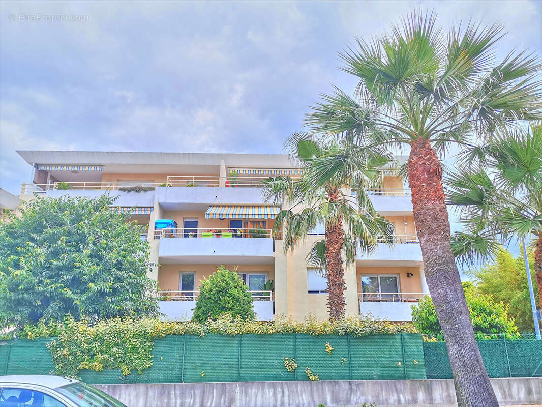 Appartement à SOLLIES-PONT