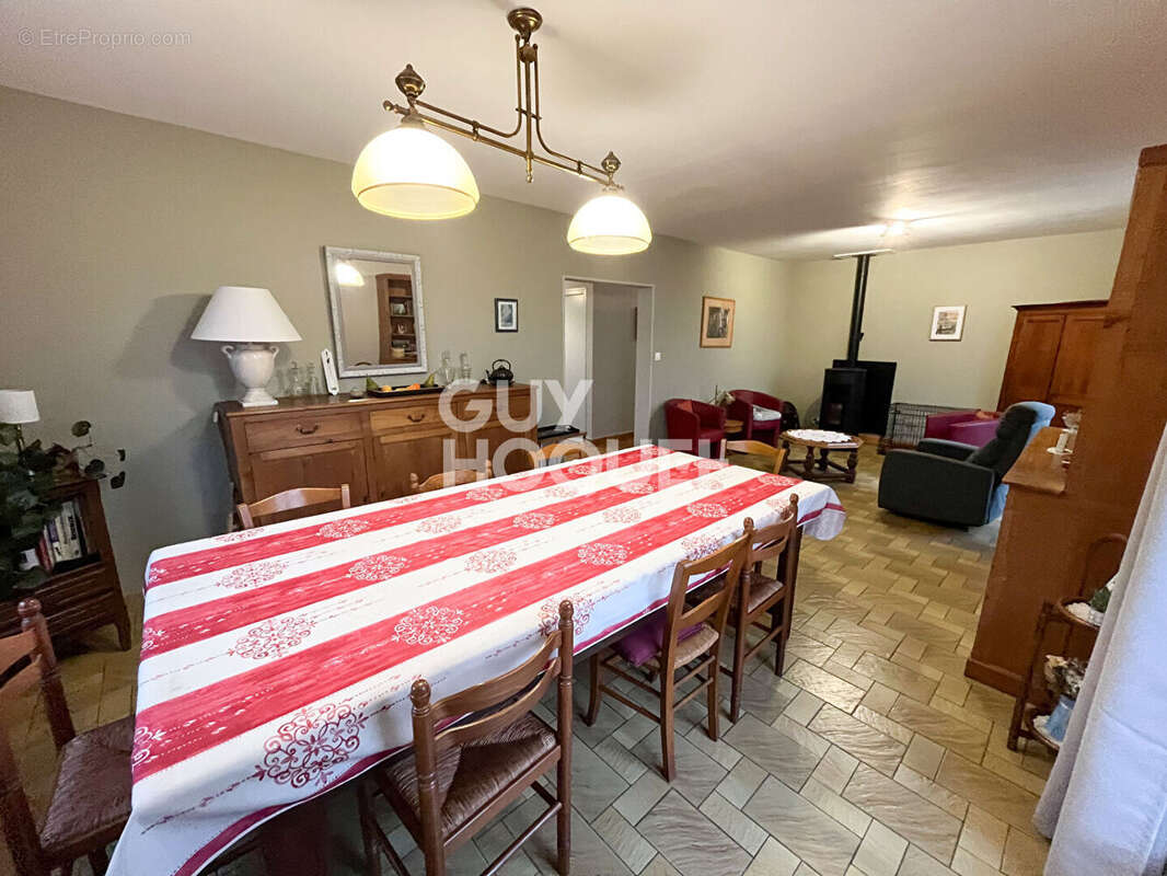 Maison à CONDE-SUR-NOIREAU