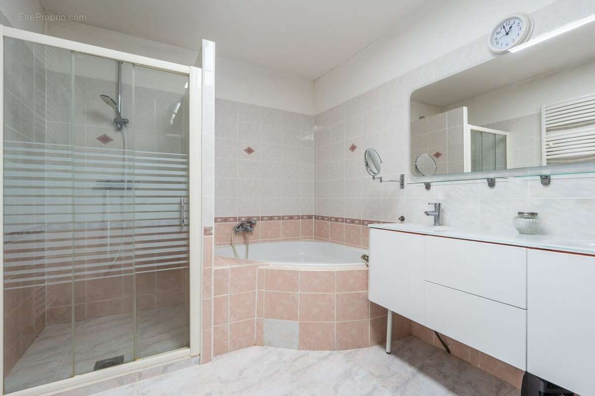 Salle de bain parentale