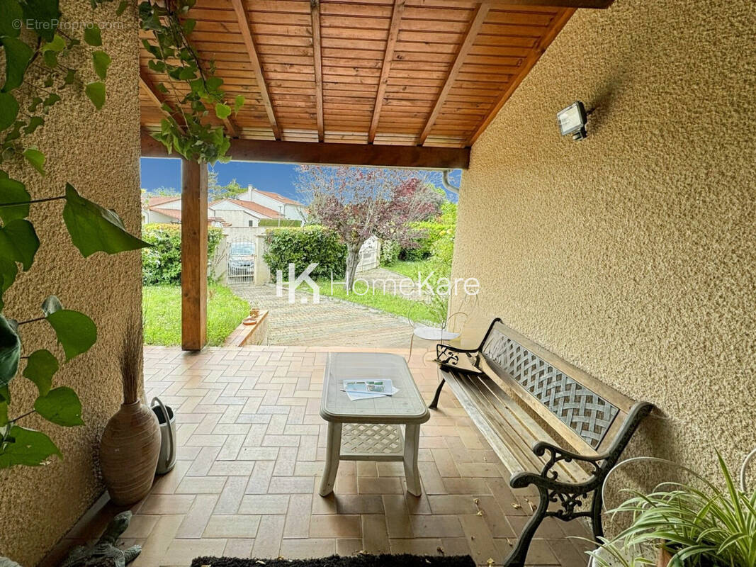 Maison à LA SALVETAT-SAINT-GILLES