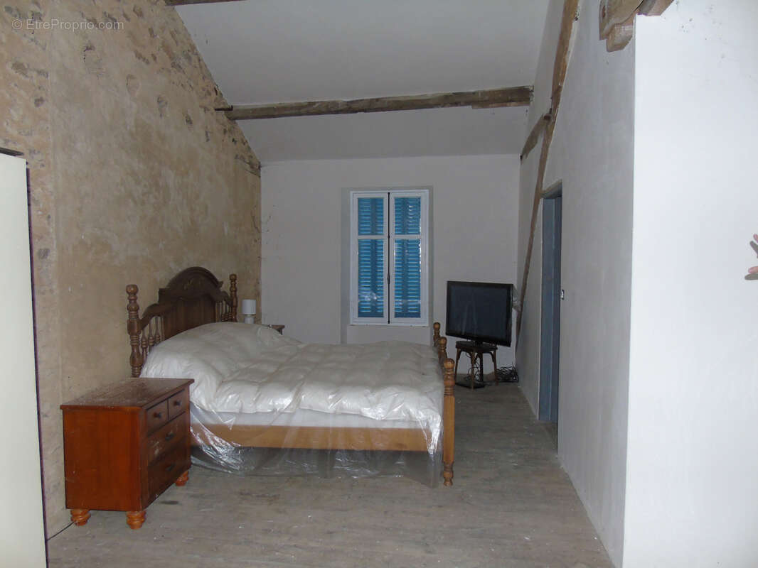 Maison à LA CROISILLE-SUR-BRIANCE