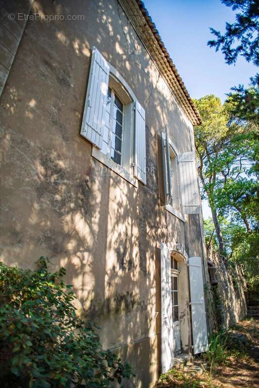 Maison à L'ISLE-SUR-LA-SORGUE