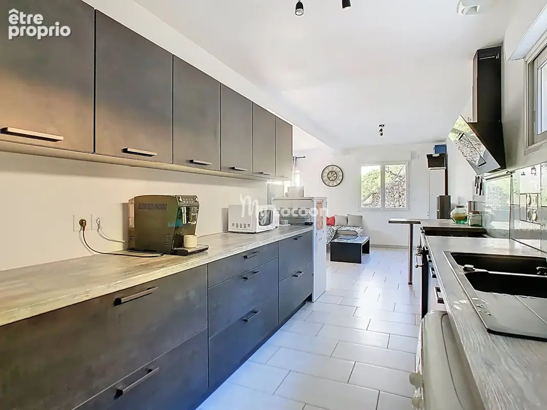 Maison - T5 -110 m² - photo 11