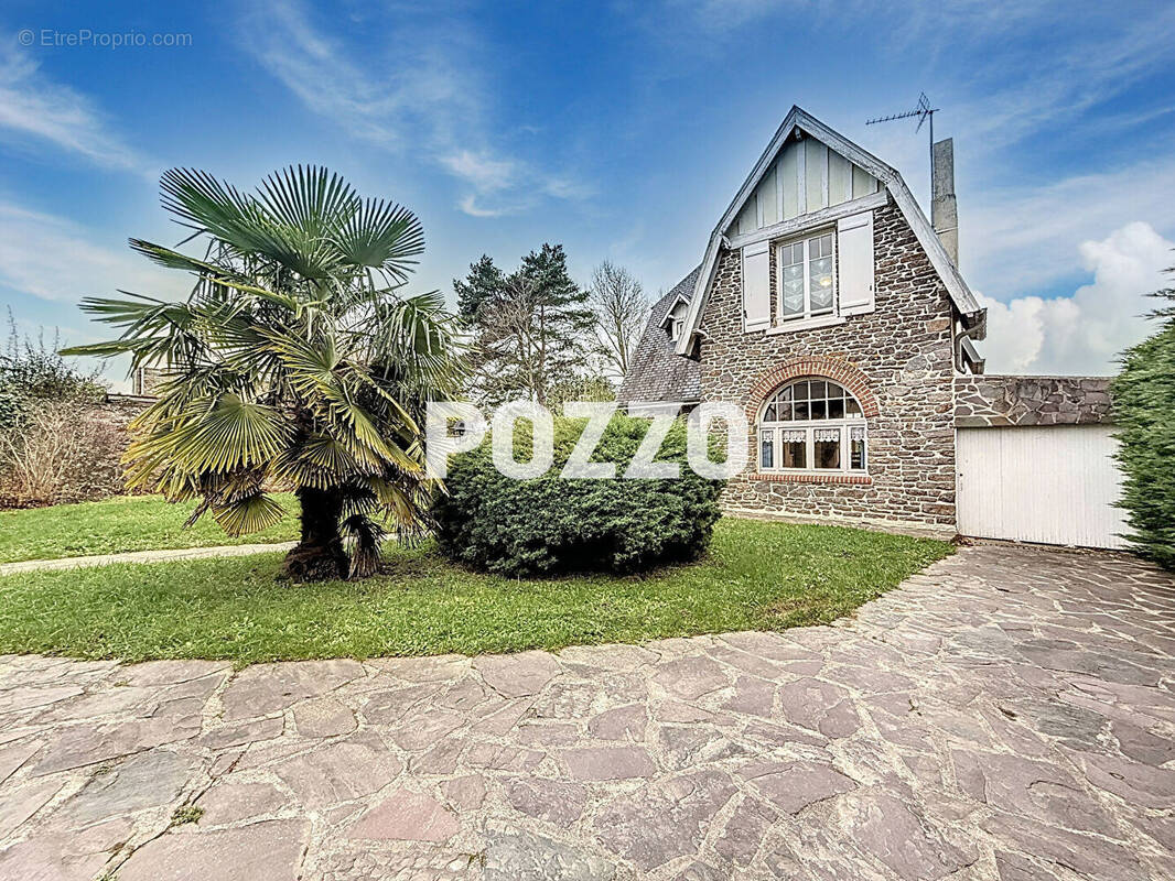 Maison à DONVILLE-LES-BAINS