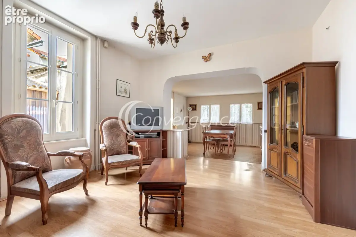 A rénover, maison de ville avec 4 chambres et garage - photo 4