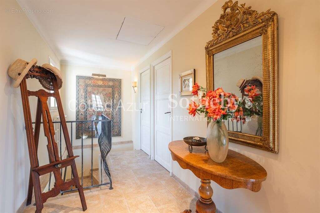 Mougins villa 172 m² vue panoramique à pied village avec piscine - photo 14