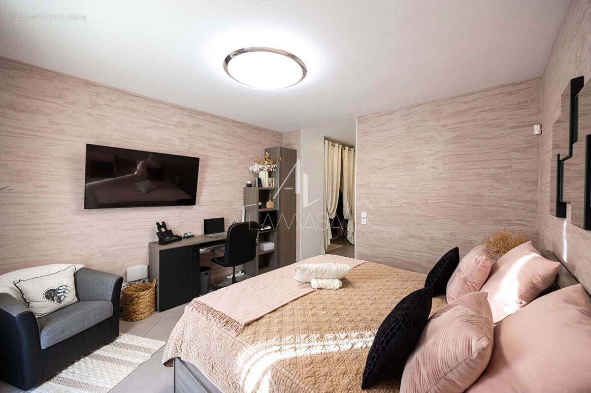 Maison à MONTEVRAIN