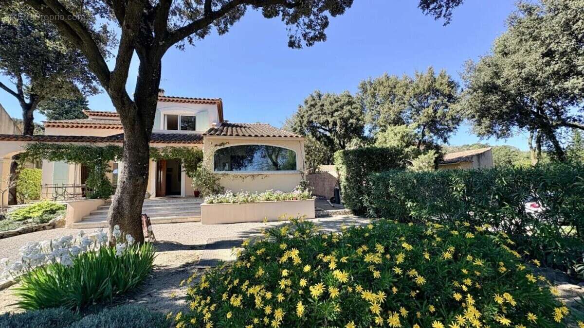 Maison à ROCHEFORT-DU-GARD