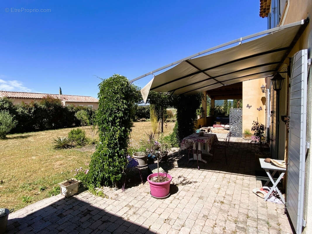 Maison à VINON-SUR-VERDON