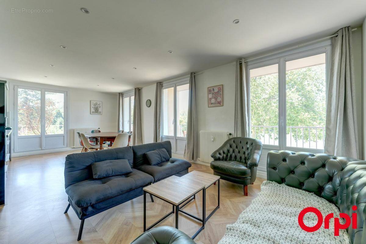 Appartement à CALUIRE-ET-CUIRE