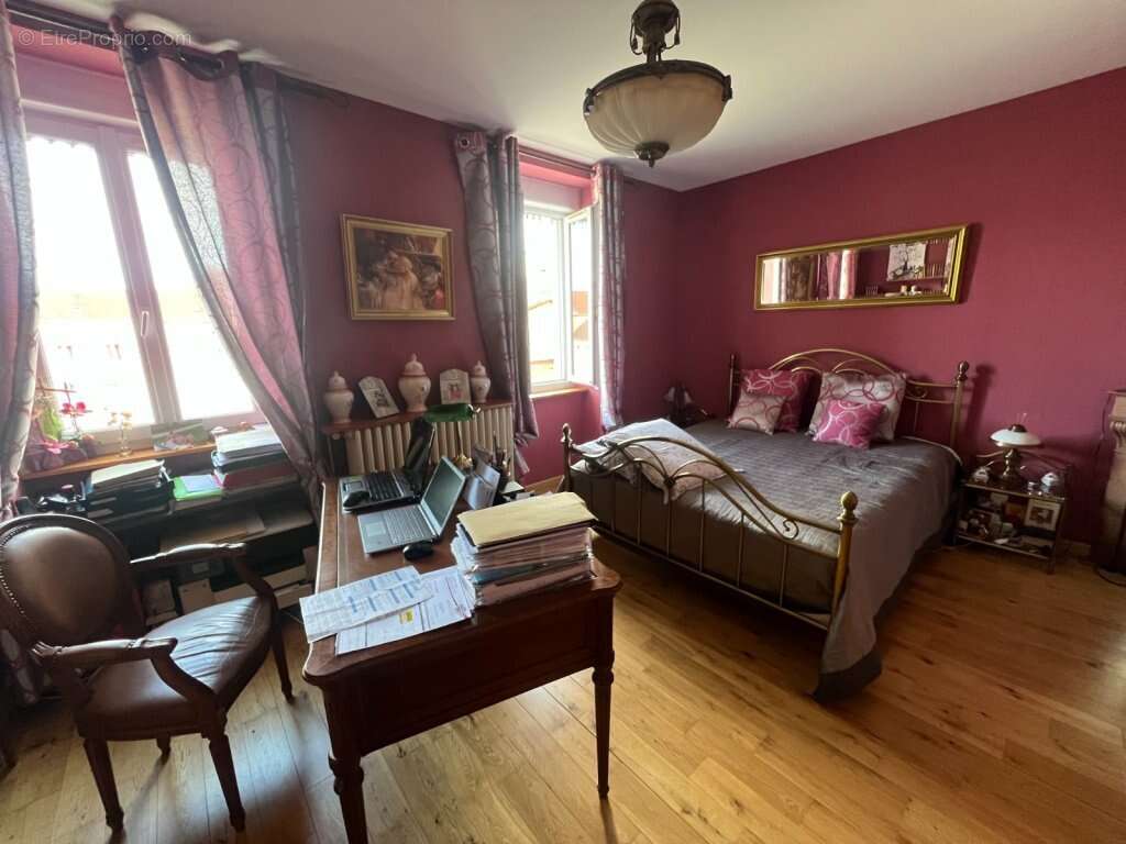 Appartement à MONTCEAU-LES-MINES