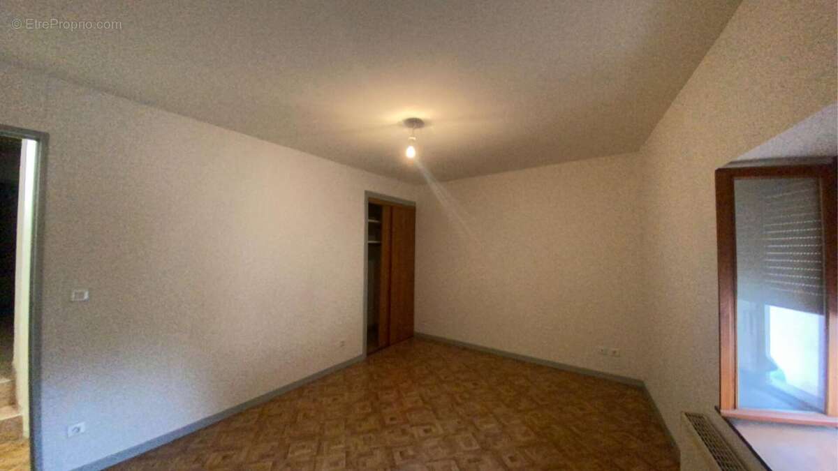 Appartement à VIEU-D'IZENAVE