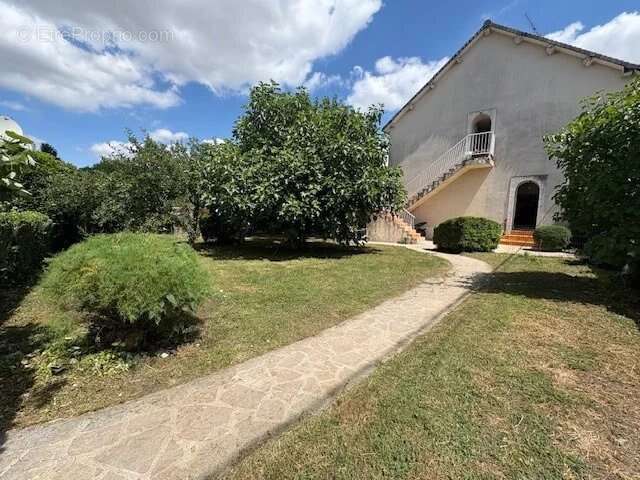 Appartement à ROZAY-EN-BRIE