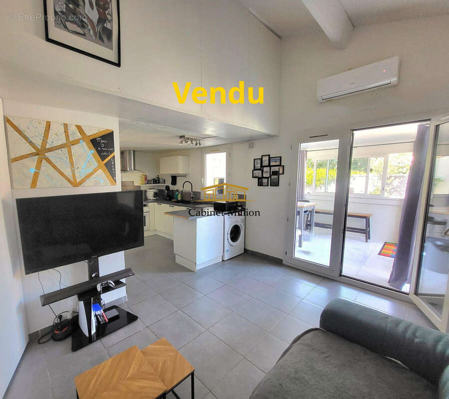 Maison à VIC-LA-GARDIOLE