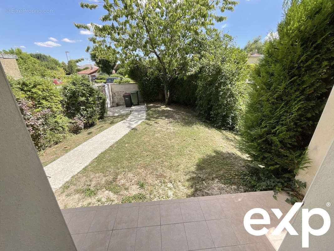 Maison à SAINT-JULIEN-LES-VILLAS