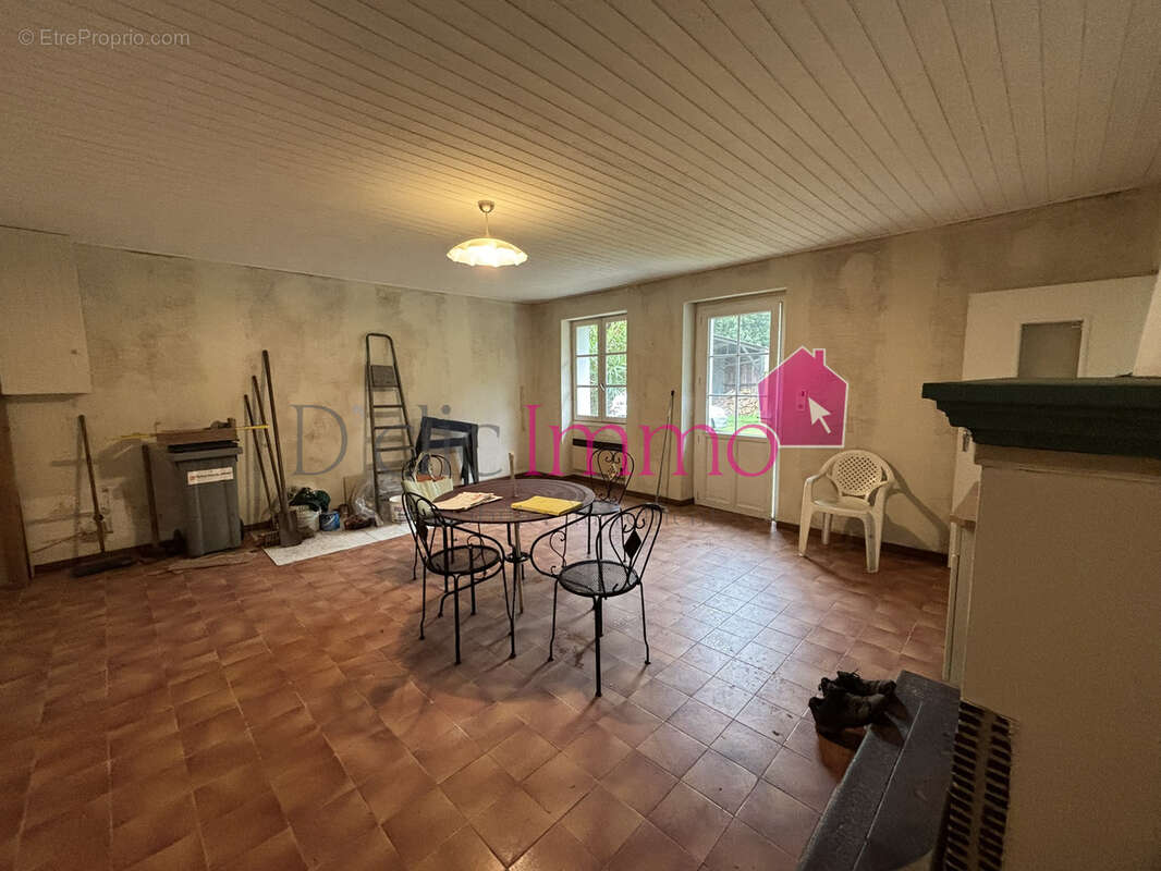 Soullans - maison 2 chambres en campagne   terrain 1,6 ha   grange et dépendances - photo 4