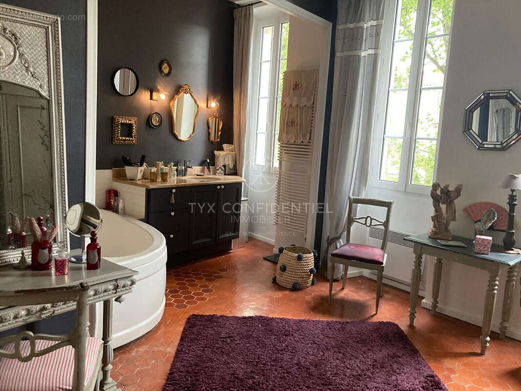 Authentique maison de village  210 m2  -  4 Chambres - Mouries St Rémy de Provence - photo 6