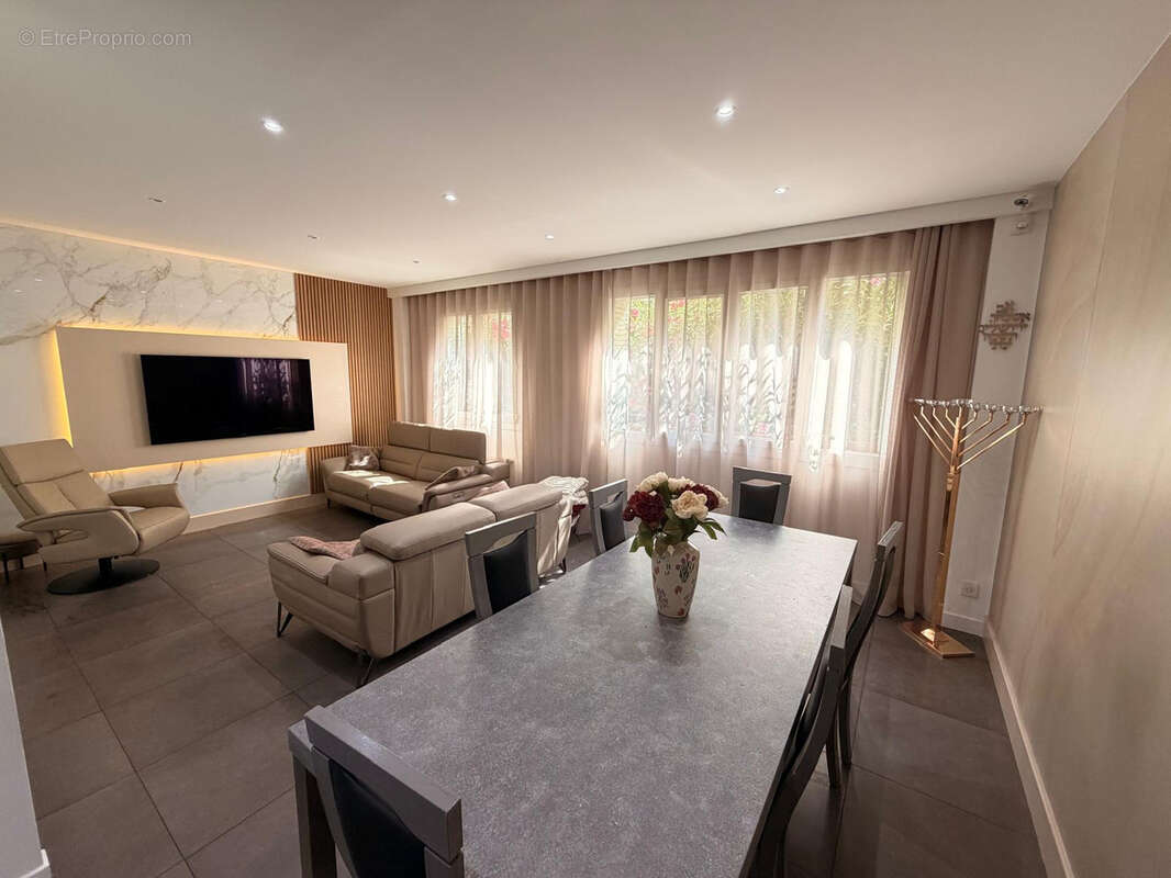 Appartement à MARSEILLE-8E