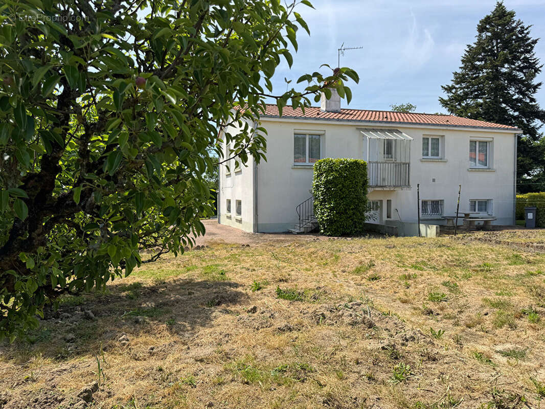 Maison à AIZENAY