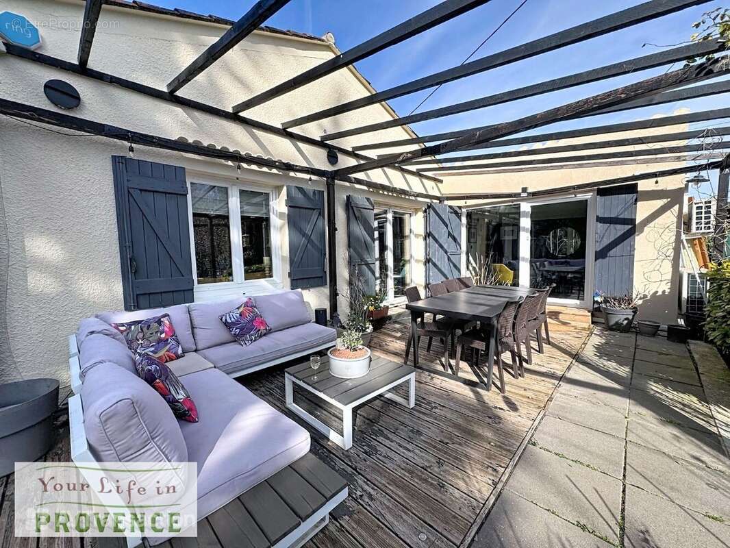 Maison 109 m² à Entrecasteaux  - photo 2