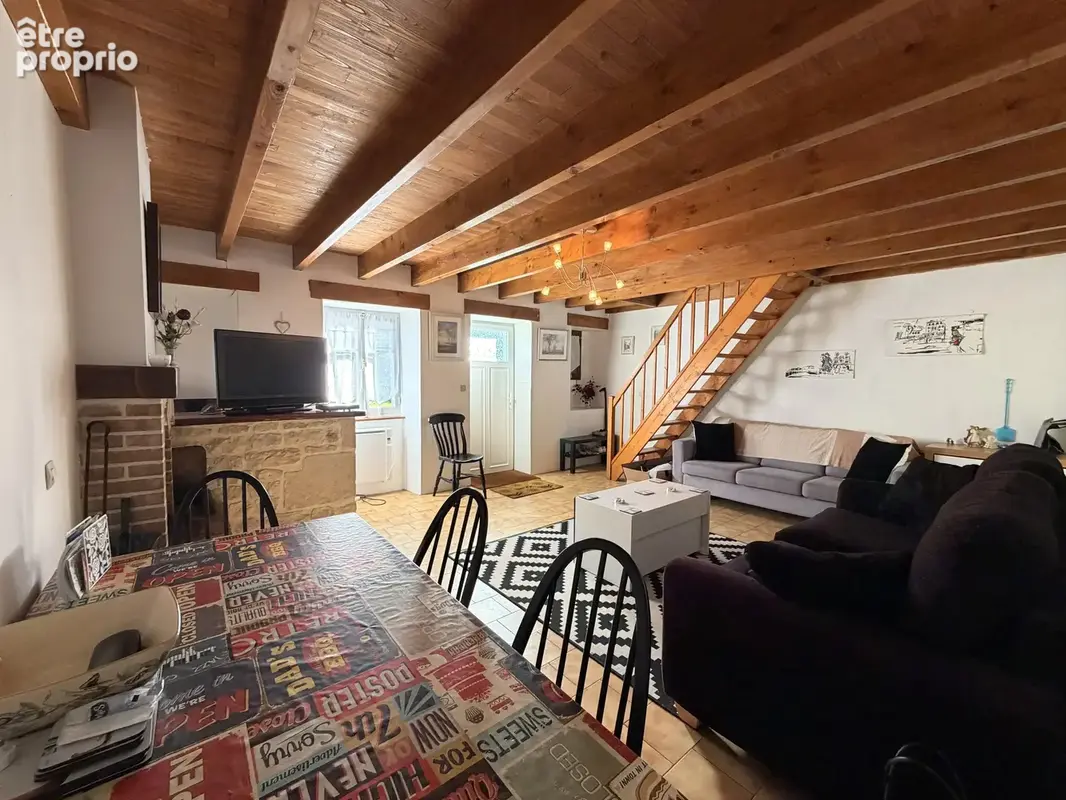 Charmante maison de campagne avec vue sur la vallée et jardin de plus de 800 m² - photo 3