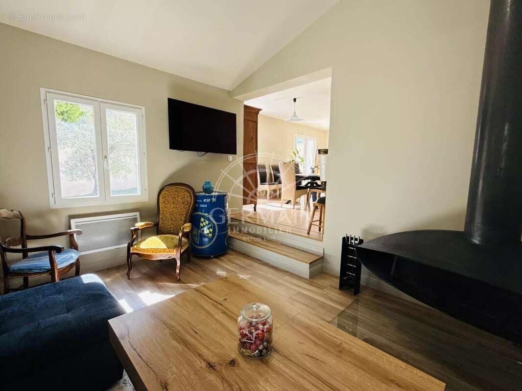 Maison à L'ISLE-SUR-LA-SORGUE