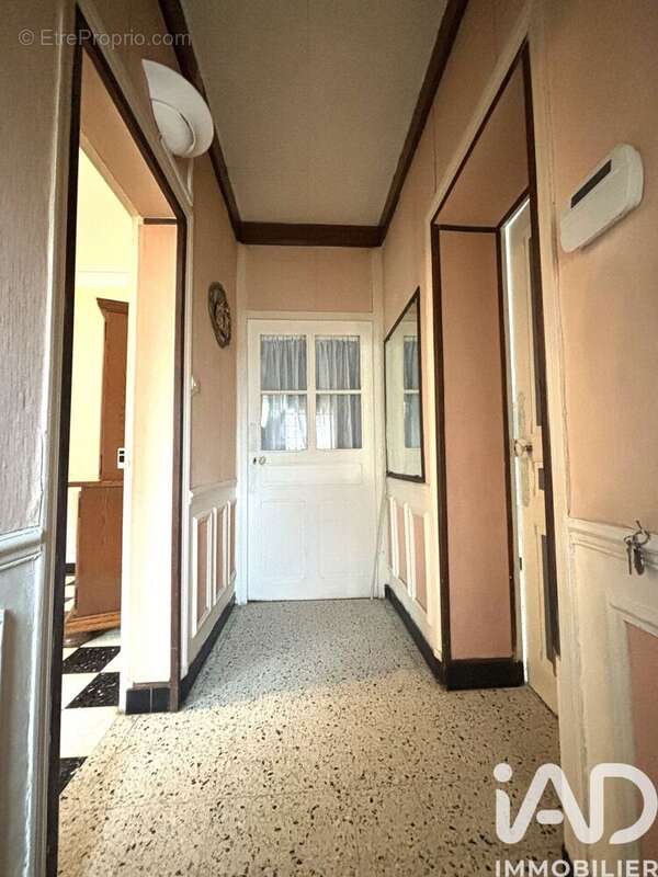 Maison 145 m² à Combles  - photo 6