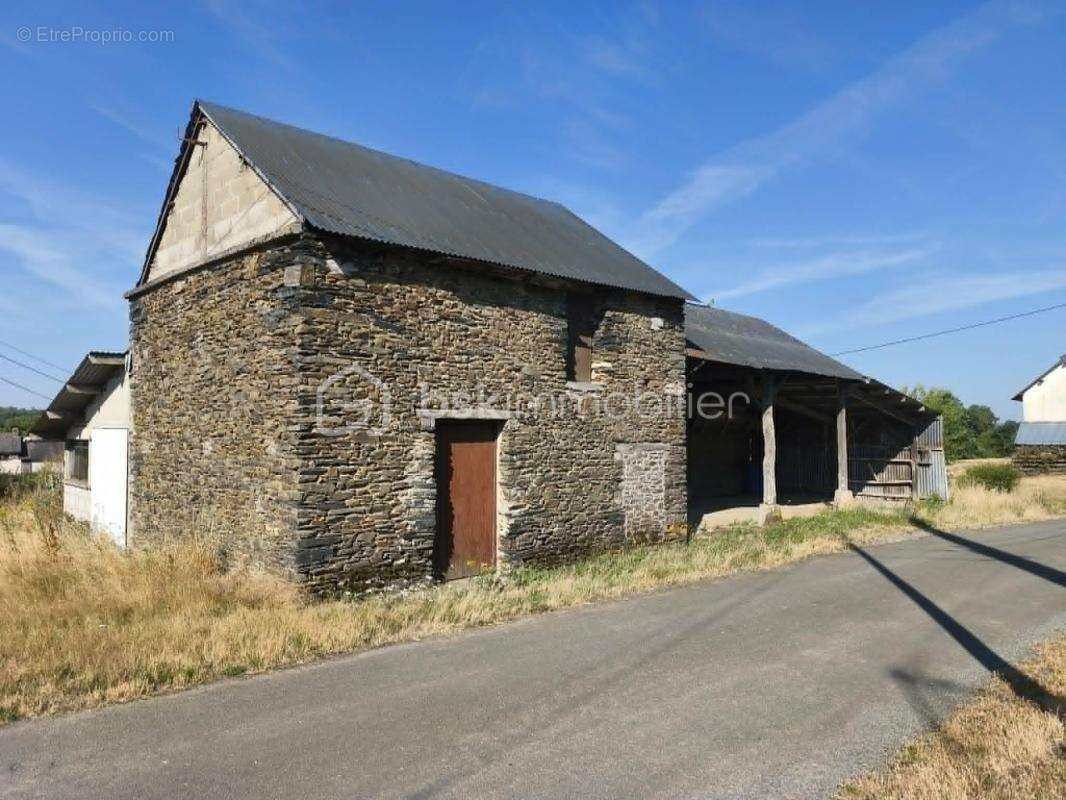 Maison en pierre de plain-pied avec dépendances - photo 10