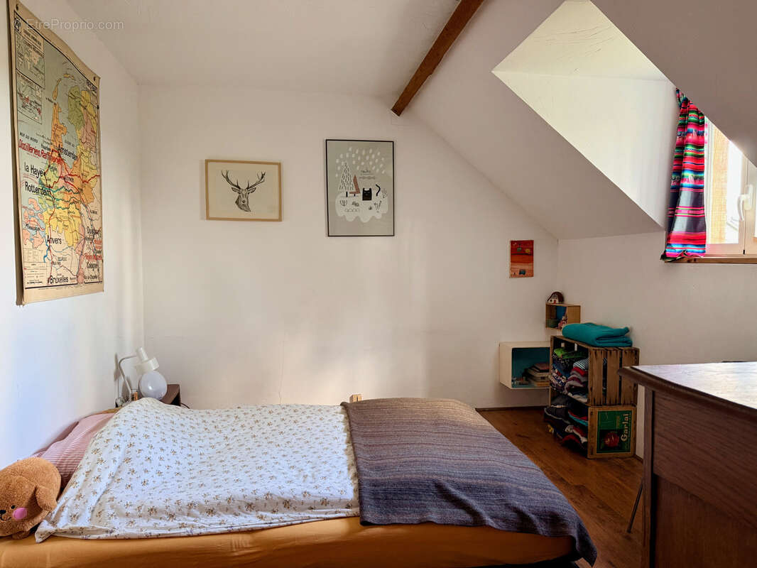 Maison à MONTIGNE-LES-RAIRIES