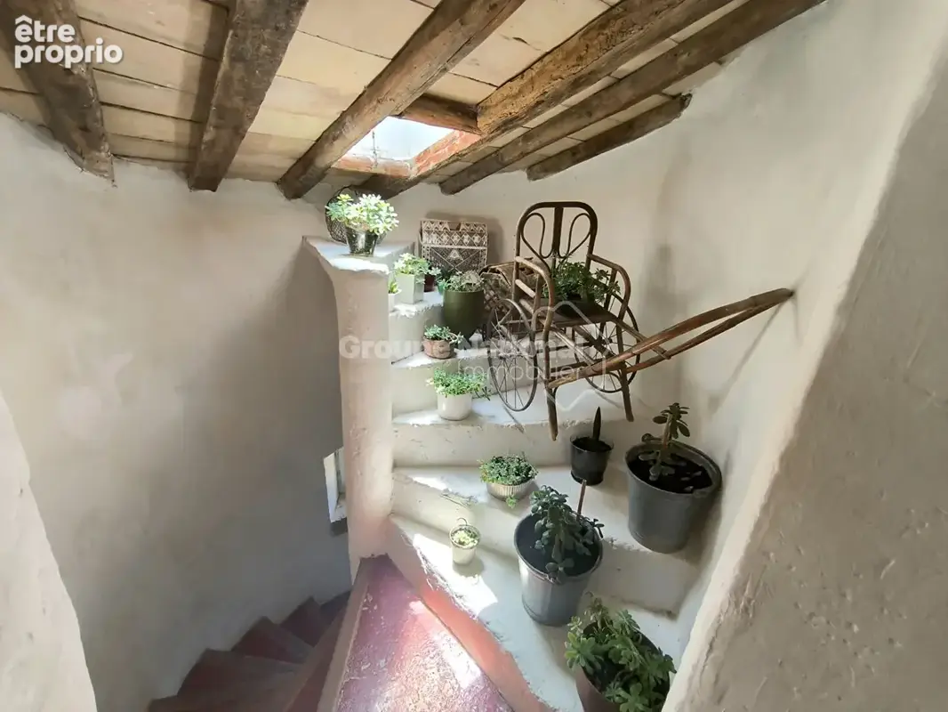 Château avec tour + annexe independante en chaumière - 237 m² - terrain 3140 m² -carpentras - photo 12