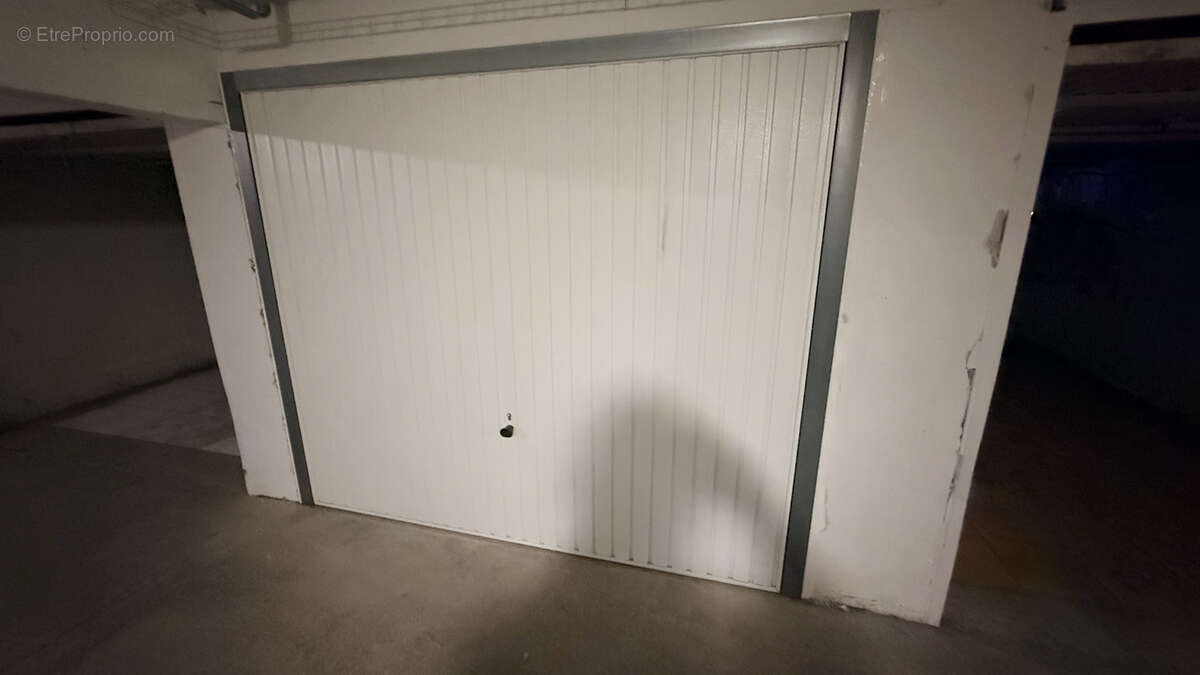 Parking à CANDILLARGUES