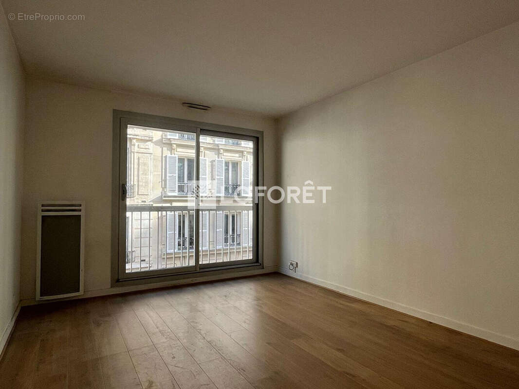 Appartement à PARIS-17E