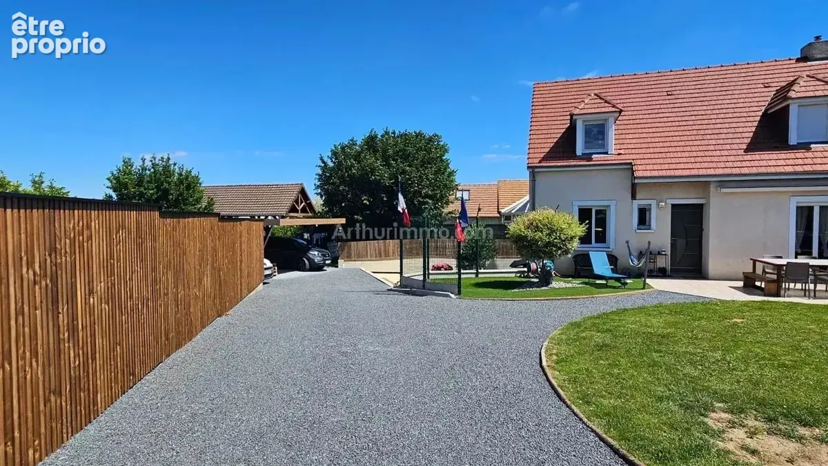 Maison à ESCOVILLE