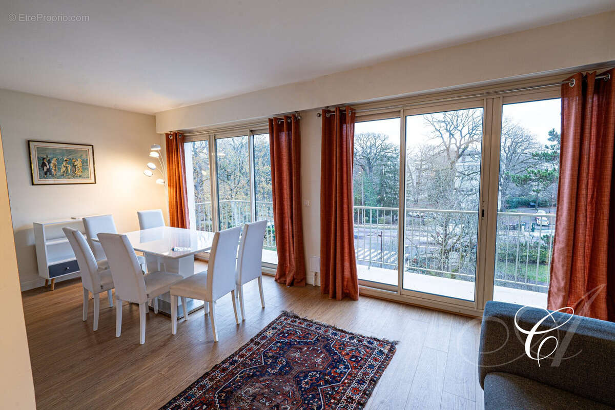 Appartement à VERSAILLES
