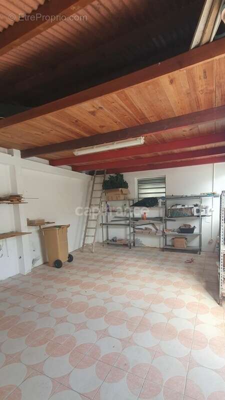 A VENDRE Maison de plain pied 5 pièces avec garage et dépendances LE DIAMANT 97223 - photo 10