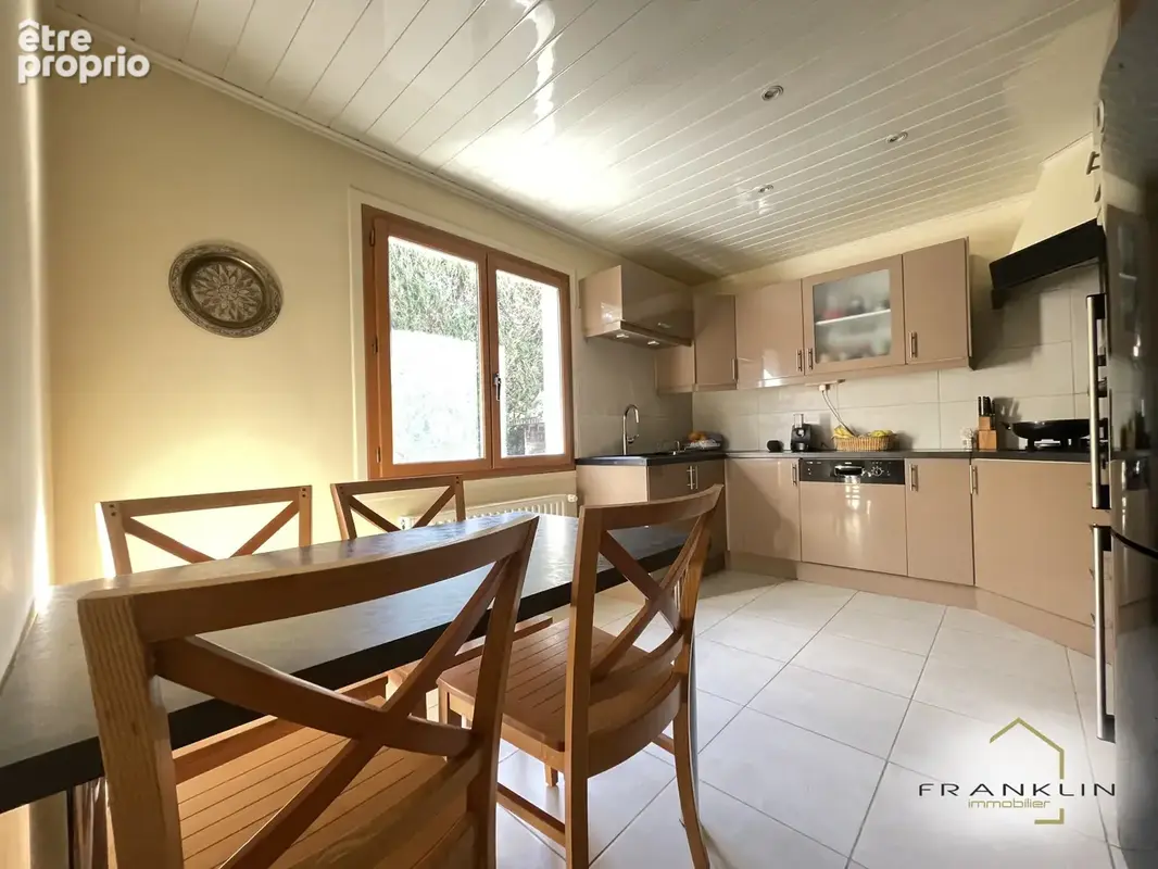 Tremblay-en-France, 'Le Bois St-Denis' - Élégant pavillon - 3 chambres - 1 garage - Jardin cosy - photo 6