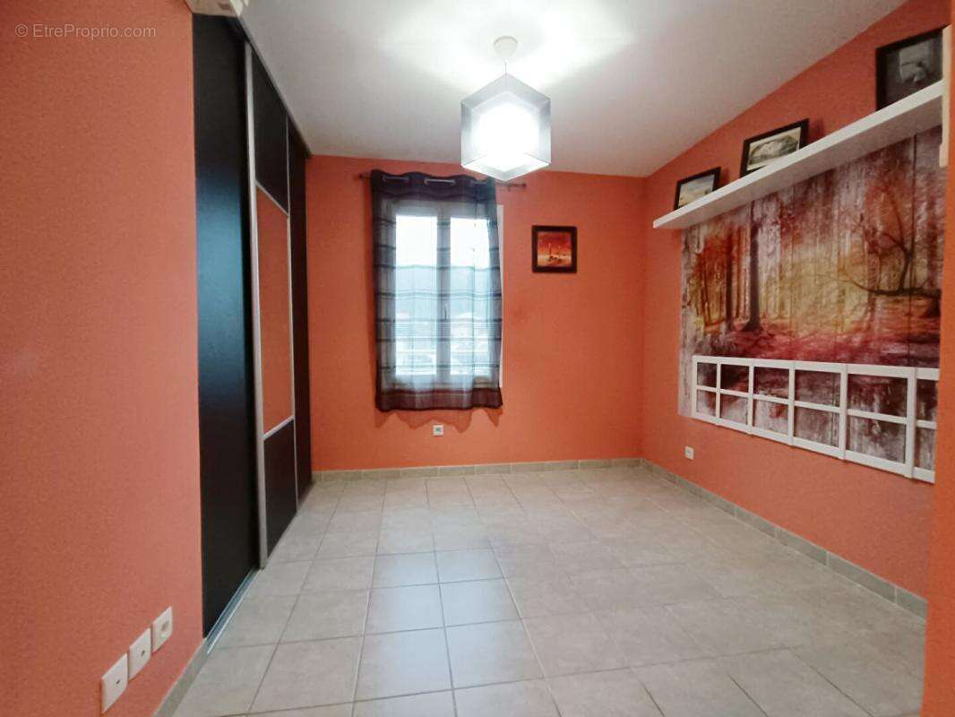 Appartement à SAINT-CHAMAS