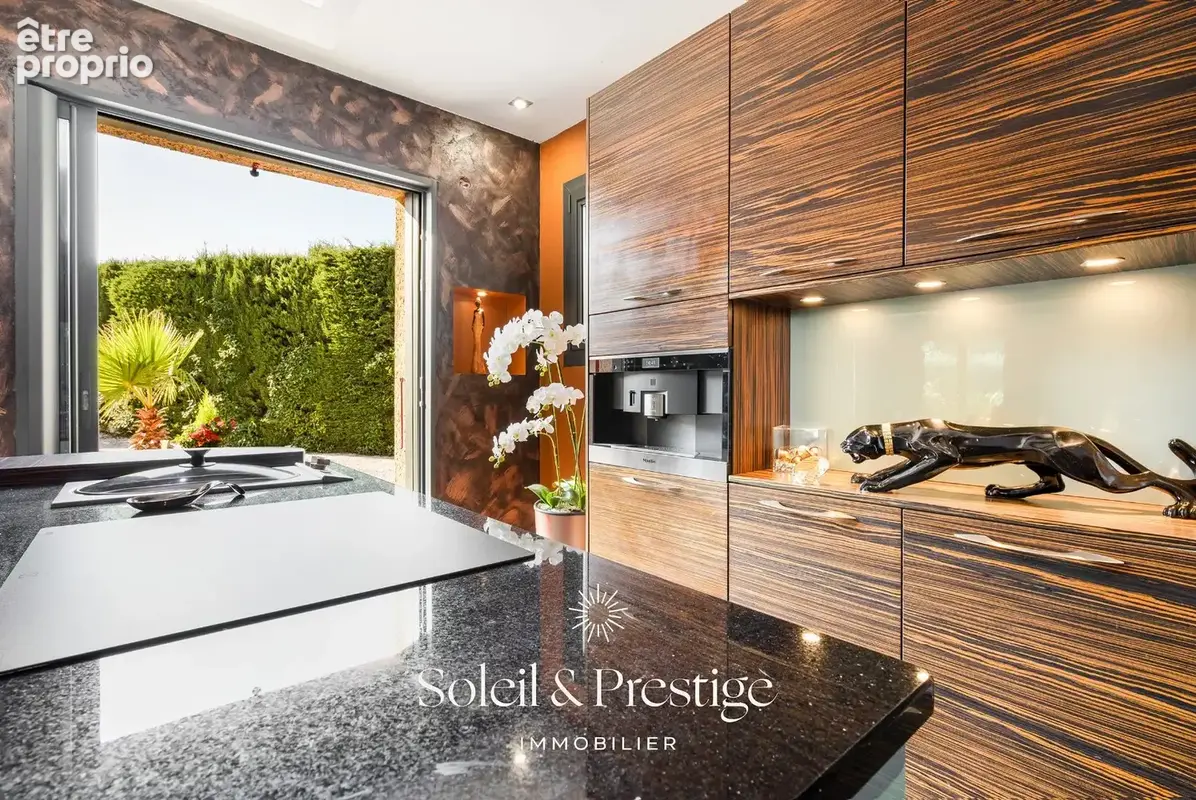 TOURBES - Maison d'architecte avec dépendance, piscine, double garage sur terrain arboré - photo 12