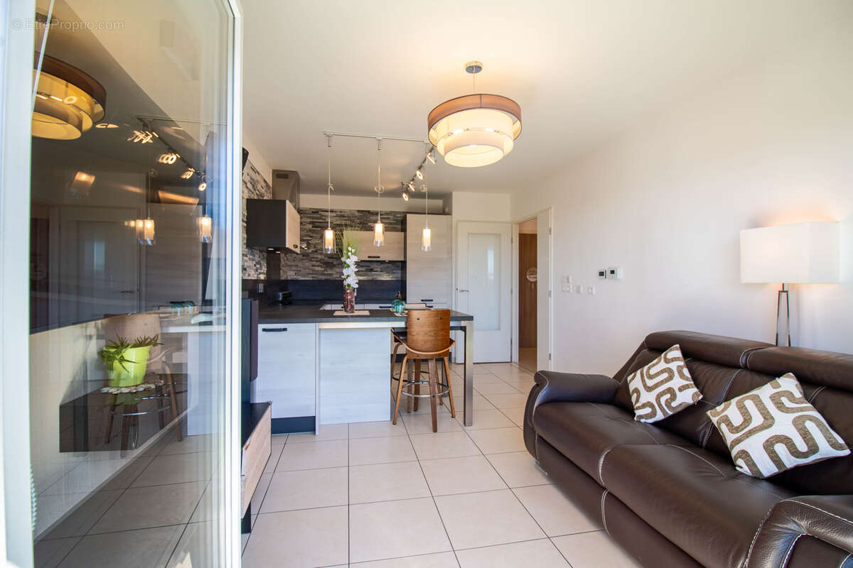 Appartement à CRUSEILLES