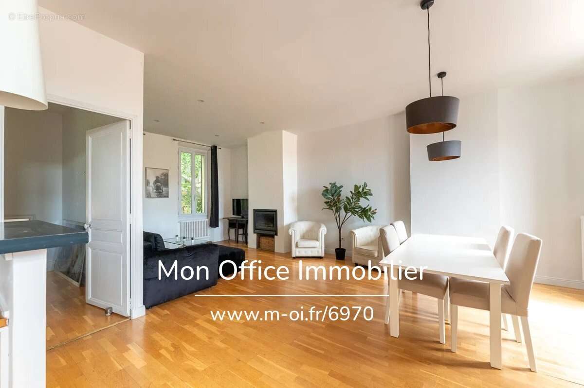 Référence : 6970-ASA - Appartement 3 pièce climatisé et traversant dernier étage centre ville - photo 3